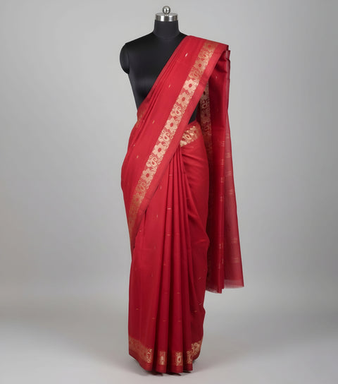 मुलमुल कॉटन जामदानी साड़ी रनिंग ब्लाउज के साथ - लाल रंग