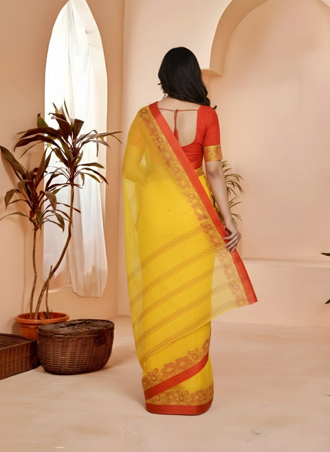 मुलमुल कॉटन जामदानी साड़ी रनिंग ब्लाउज के साथ - लाल रंग