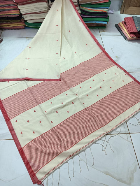मुलमुल कॉटन जामदानी साड़ी रनिंग ब्लाउज के साथ - लाल रंग