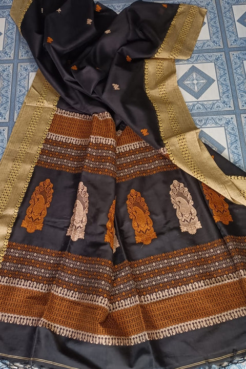 Jamdani Cotton Weaving Saree - Black Color